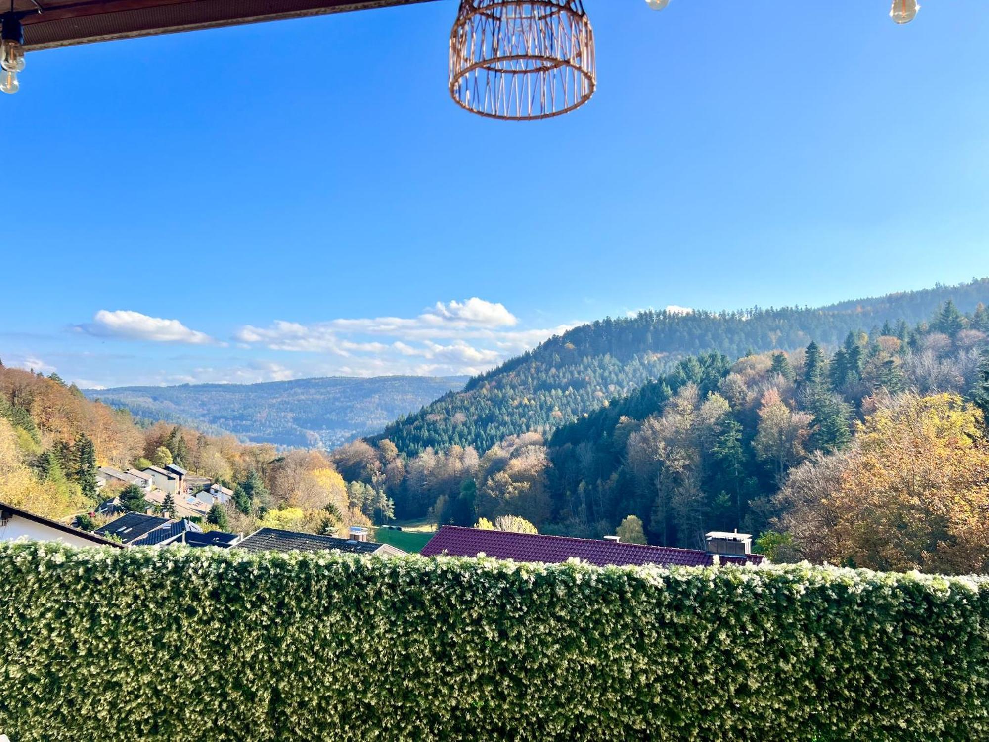 Wohnen Im Schwarzwald Mit Panoramablick Apartment Bad Herrenalb Bagian luar foto